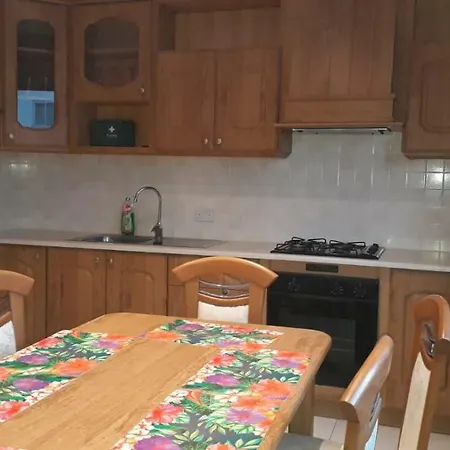 Holiday Lodging - 3 Bedroom - *