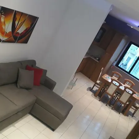 Holiday Lodging - 3 Bedroom - 公寓