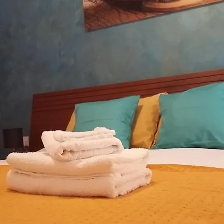 Holiday Lodging - 3 Bedroom - 公寓